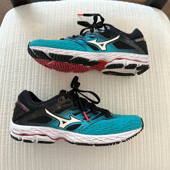 Mizuno Wave Shadow 2 size 6 - Picture 2 of 8